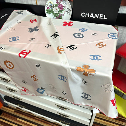 CHANEL 25S SCARF 90 IN SILK 733858