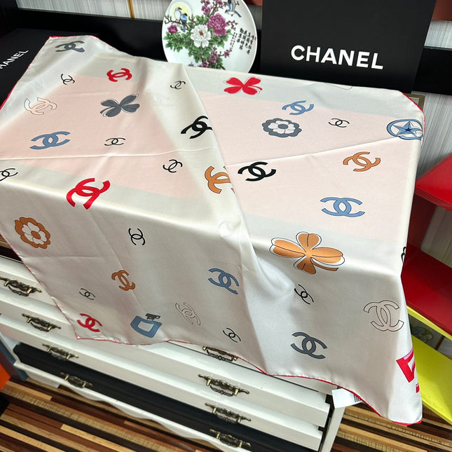 CHANEL 25S SCARF 90 IN SILK 733858