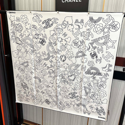 CHANEL 25S SCARF 90 IN SILK 738437