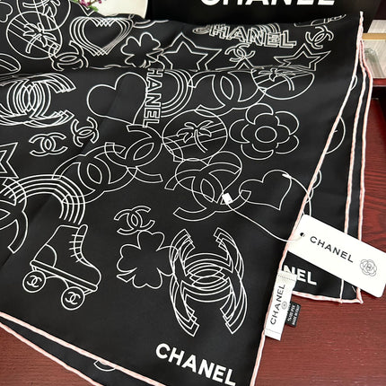 CHANEL 25S SCARF 90 IN SILK 738436