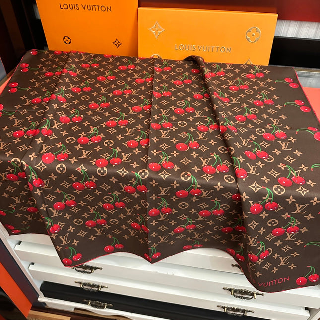 LV SCARF 90 CM IN SILK 05