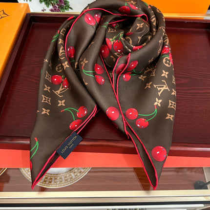 LV SCARF 90 CM IN SILK 05