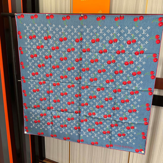 LV SCARF 90 CM IN SILK 04