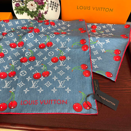 LV SCARF 90 CM IN SILK 04