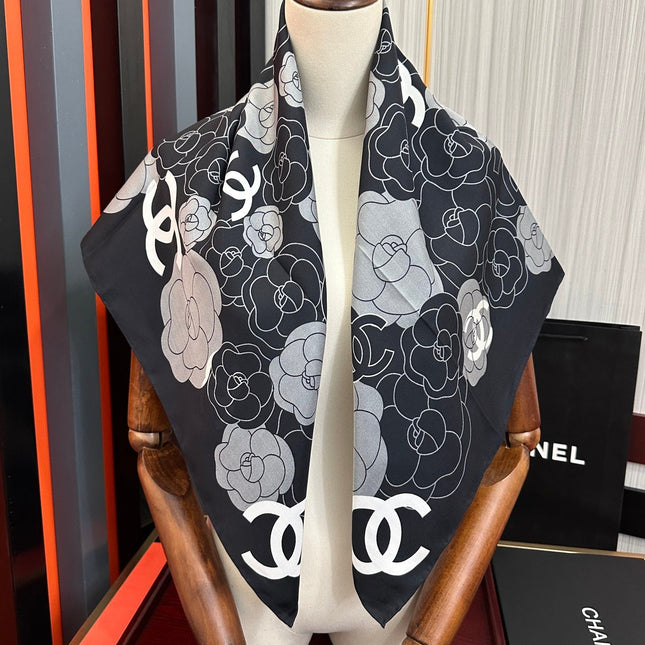 CHANEL 25S SCARF 90 IN SILK 738464
