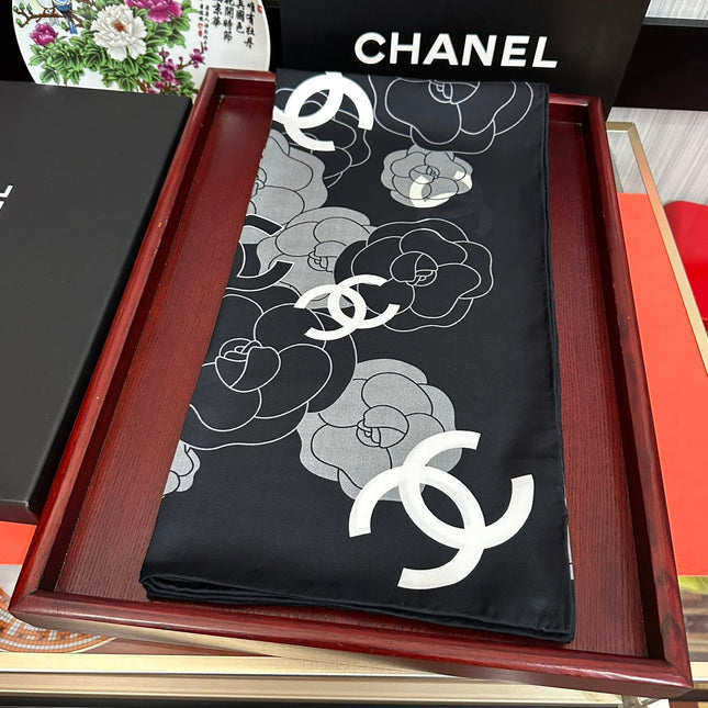 CHANEL 25S SCARF 90 IN SILK 738464