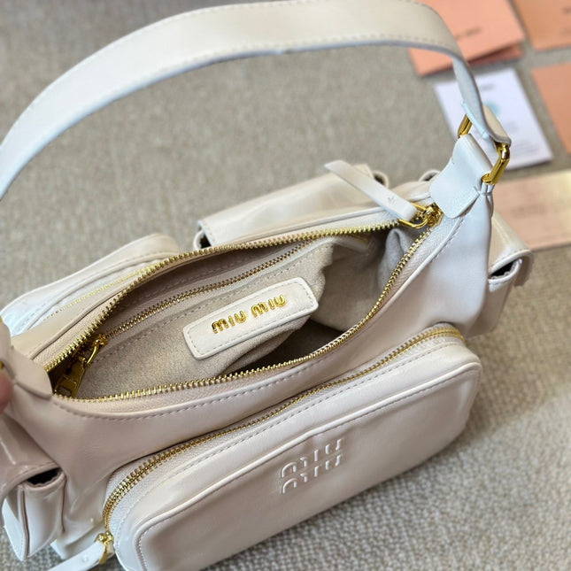 PUCKET BAG 27 IN WHITE CALFSKIN