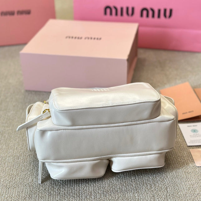 PUCKET BAG 27 IN WHITE CALFSKIN