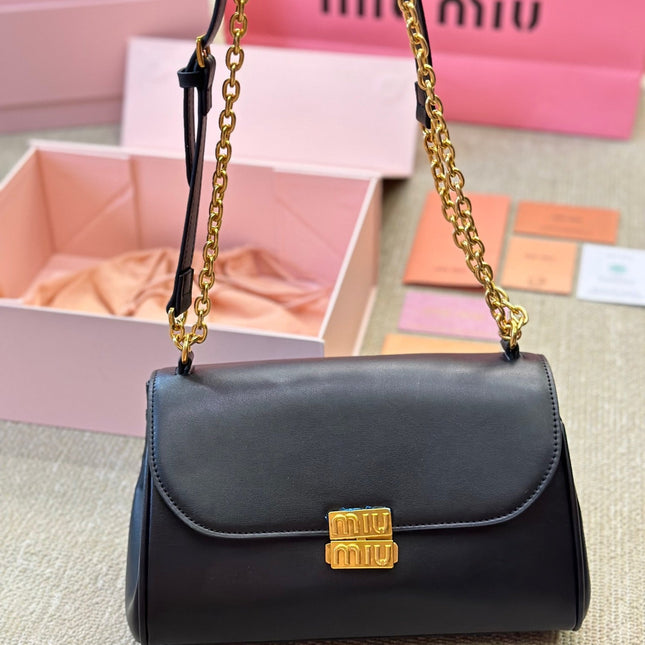 SHOULDER BAG 25 IN BLACK CALFSKIN GOLD HARDWARE