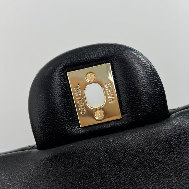 CC 20 SQUARE CLASSIC SINGLE FLAP BAG IN BLACK LAMBSKIN