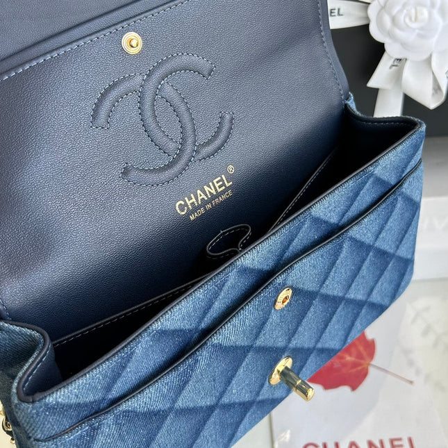 MEDIUM FLAP BAG 25 IN CLASSIC BLUE DENIM GOLD HARDWARE