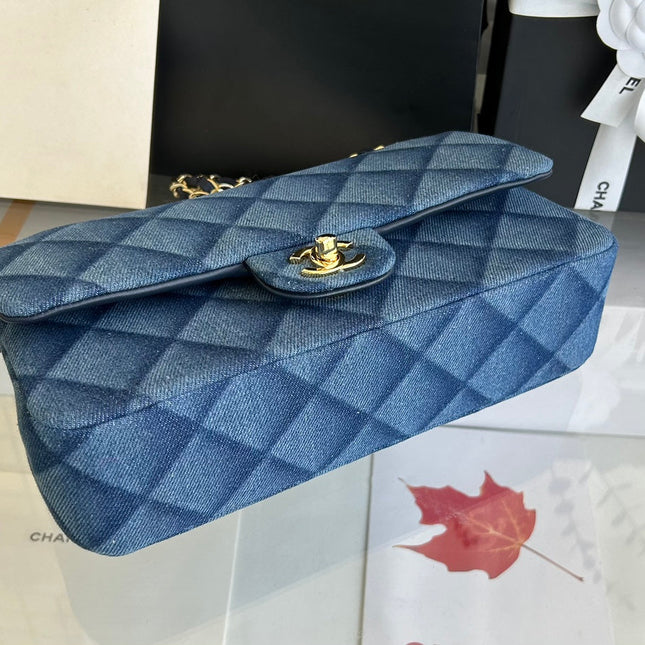 MEDIUM FLAP BAG 25 IN CLASSIC BLUE DENIM GOLD HARDWARE