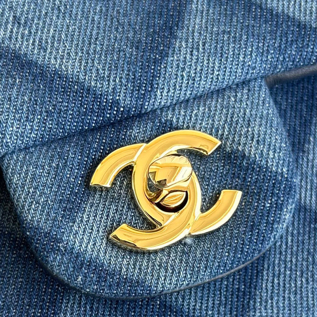 MEDIUM FLAP BAG 25 IN CLASSIC BLUE DENIM GOLD HARDWARE
