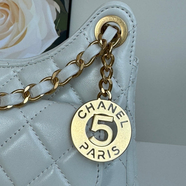 CHANEL 25S HOBO BAG 19 CM IN WHITE LAMBSKIN WITH GOLD HARDWARE