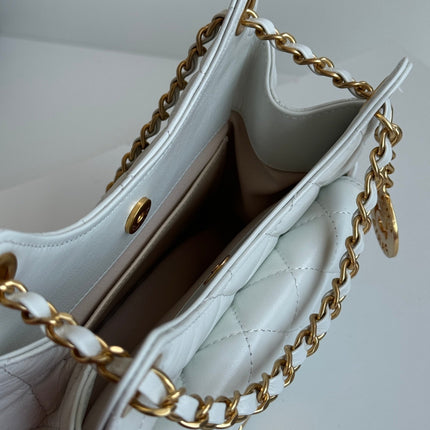 CHANEL 25S HOBO BAG 19 CM IN WHITE LAMBSKIN WITH GOLD HARDWARE