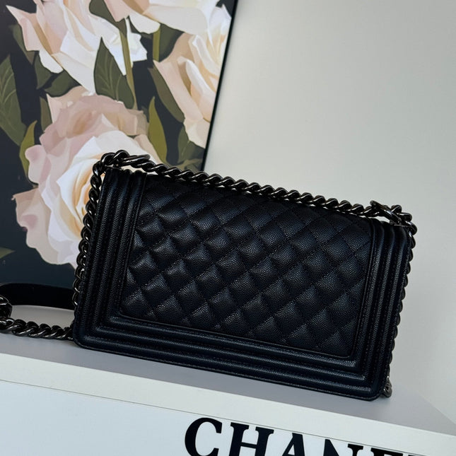 CHANEL BOY 25S 25 CM IN BLACK LAMBSKIN