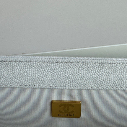 CHANEL BOY 25S 25 CM IN WHITE LAMBSKIN WITH GOLD HARDWARE