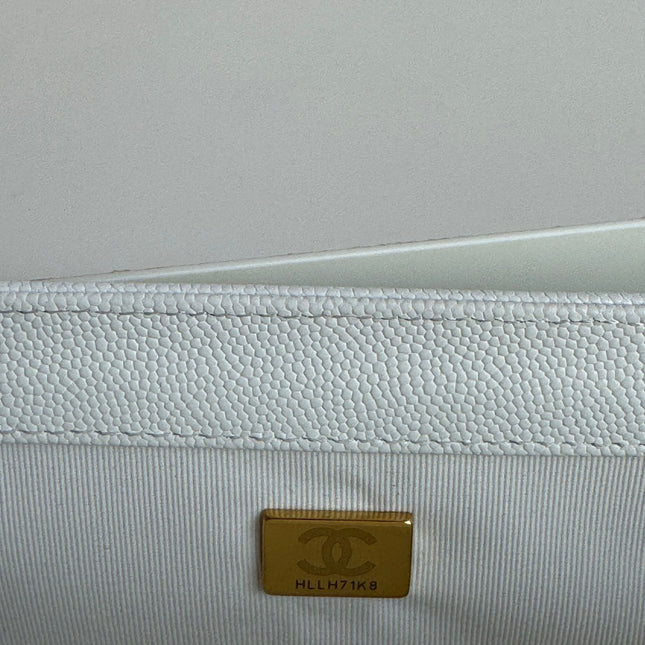 CHANEL BOY 25S 25 CM IN WHITE LAMBSKIN WITH GOLD HARDWARE