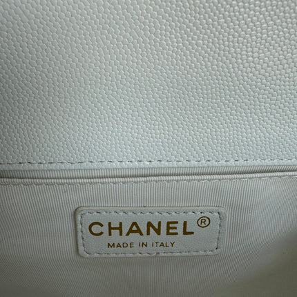 CHANEL BOY 25S 25 CM IN WHITE LAMBSKIN WITH GOLD HARDWARE