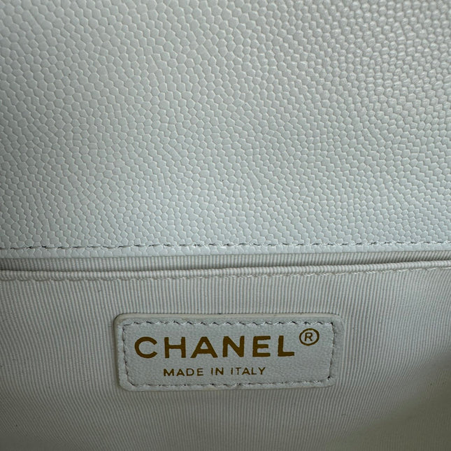CHANEL BOY 25S 25 CM IN WHITE LAMBSKIN WITH GOLD HARDWARE