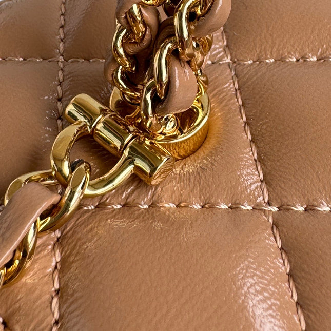 SMALL VANITY CASE 17 WITH HANDLE IN RUSSET BROWN CALFSKIN GOLD METAL CHAIN