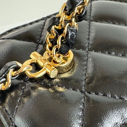 SMALL VANITY CASE 17 WITH HANDLE IN BLACK CALFSKIN GOLD METAL CHAIN