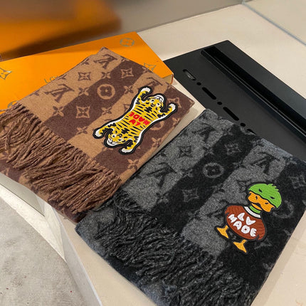 TIGER PATTERN SCARF 205 CM IN BLACK CASHMERE  390875