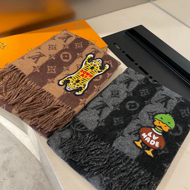TIGER PATTERN SCARF 205 CM IN BLACK CASHMERE  390875