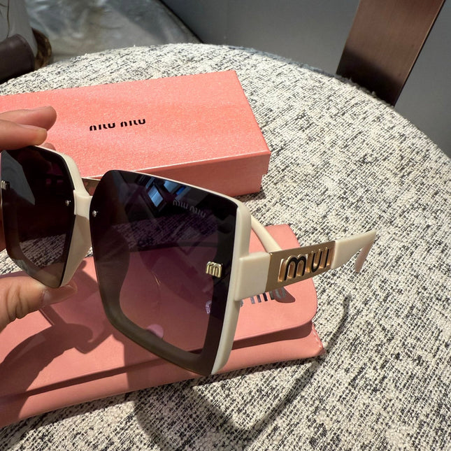 LOGO SQUARE SUNGLASSES 512015 IN WHITE ACETATE