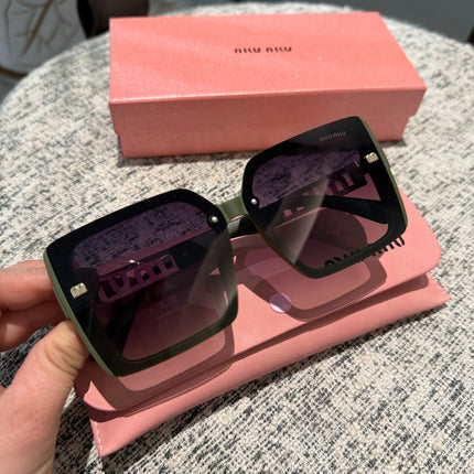 LOGO SQUARE SUNGLASSES 512017 IN GREEN ACETATE