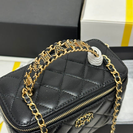 CC 18 CLUTCH BAG IN BLACK CALFSKIN GOLD HARDWARE