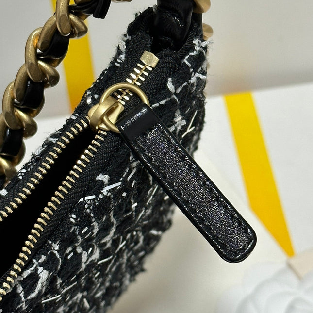 HOBO BAG 23 IN BLACK MIX WHITE TWEED GOLD HARDWARE