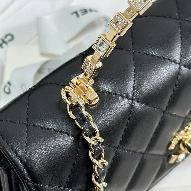 FLAP BAG 18 WITH HANDLE IN BLACK CALFSKIN GOLD HARDWARE
