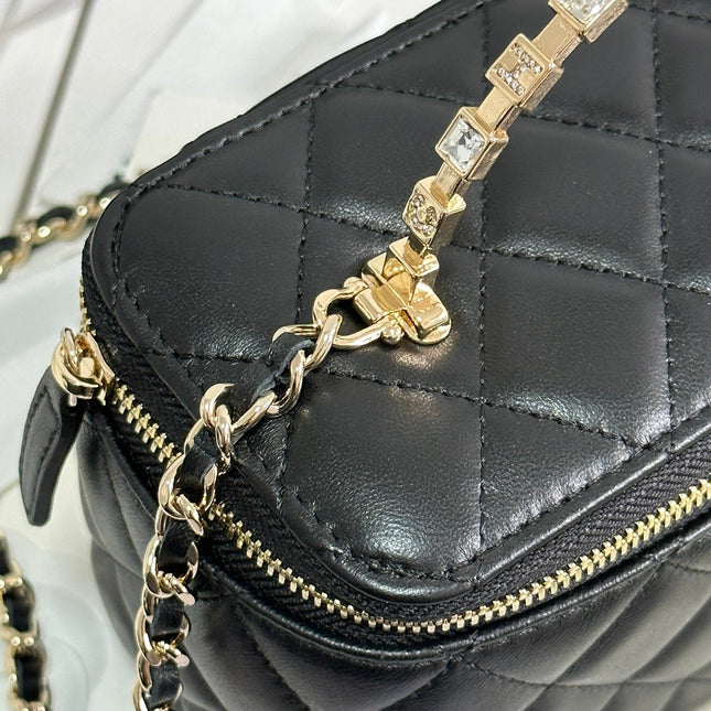 VANITY CASE 18 IN BLACK CALFSKIN GOLD HARDWARE