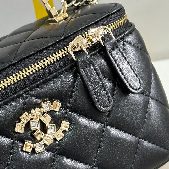 VANITY CASE 18 IN BLACK CALFSKIN GOLD HARDWARE