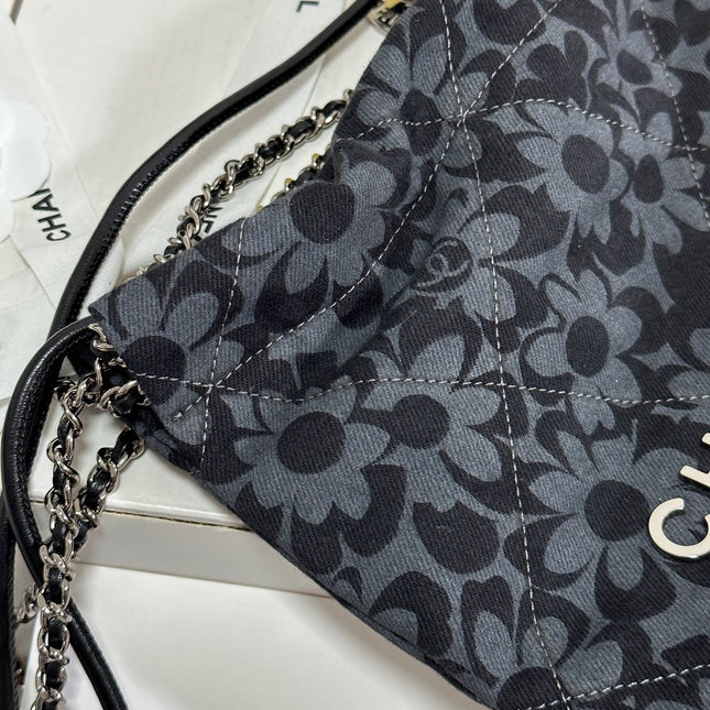 DRAWSTRING FLORAL PRINT SHOULDER BAG 20 IN BLACK MIX GREY DENIM