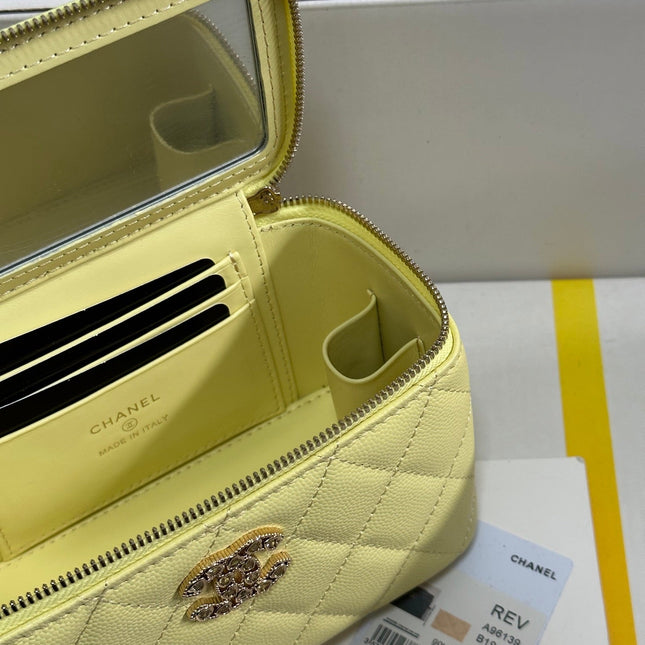 VANITY CASE 17 CRYSTAL STUDDED LOGO IN YELLOW CALFSKIN GOLD HARDWARE