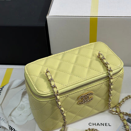 VANITY CASE 17 CRYSTAL STUDDED LOGO IN YELLOW CALFSKIN GOLD HARDWARE