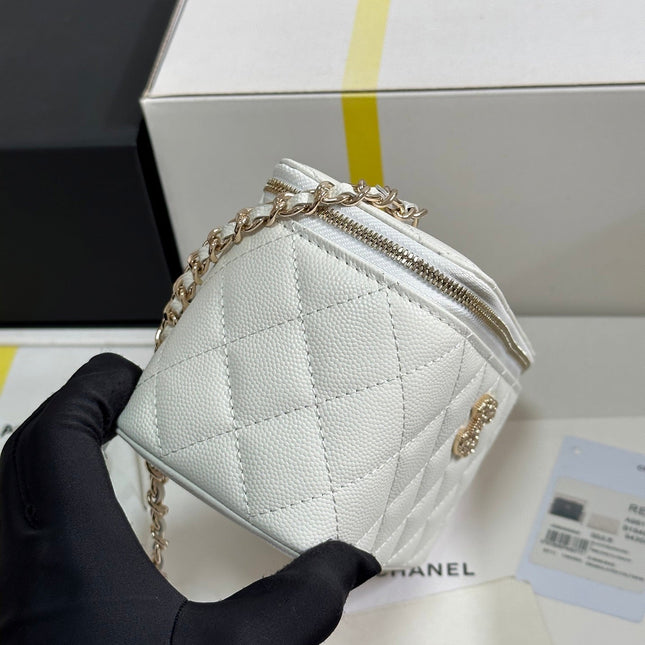 VANITY CASE 17 CRYSTAL STUDDED LOGO IN WHITE CALFSKIN GOLD HARDWARE