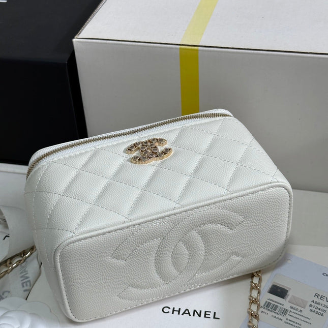 VANITY CASE 17 CRYSTAL STUDDED LOGO IN WHITE CALFSKIN GOLD HARDWARE