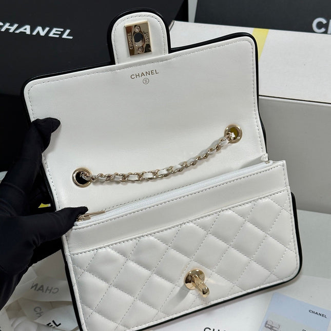 QUILTED FLAP BAG WITH BLACK TRIM 19 IN WHITE LAMBSKIN