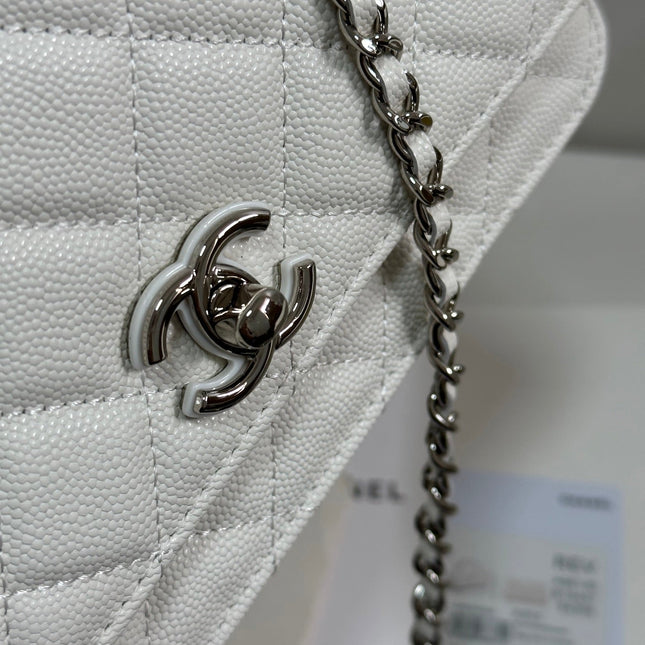 FLAP BAG WITH SILVER-TONE HANDLE 19 IN WHITE CAVIAR SKIN