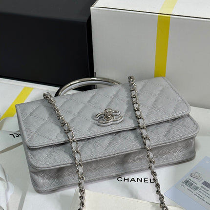 FLAP BAG WITH SILVER-TONE HANDLE 19 IN GREY SHINY CAVIAR SKIN