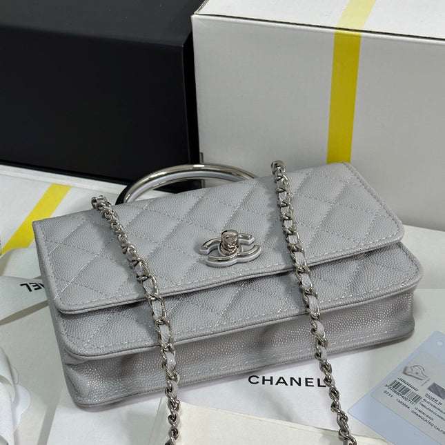FLAP BAG WITH SILVER-TONE HANDLE 19 IN GREY SHINY CAVIAR SKIN