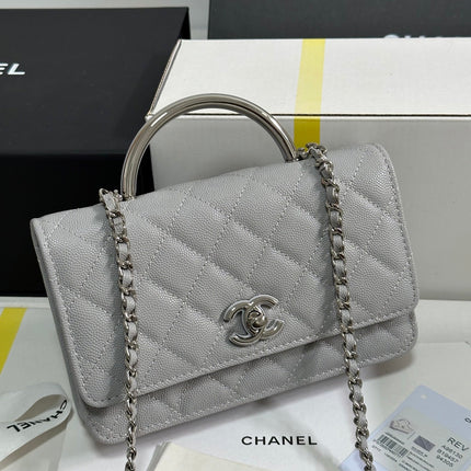 FLAP BAG WITH SILVER-TONE HANDLE 19 IN GREY SHINY CAVIAR SKIN