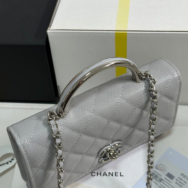 FLAP BAG WITH SILVER-TONE HANDLE 19 IN GREY SHINY CAVIAR SKIN