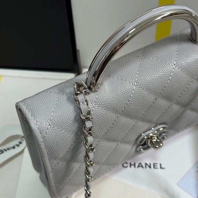 FLAP BAG WITH SILVER-TONE HANDLE 19 IN GREY SHINY CAVIAR SKIN