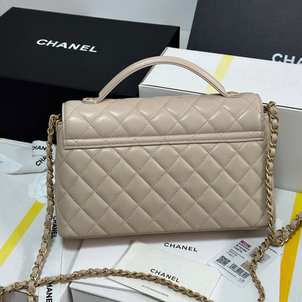 FLAP BAG WITH HANDLE 25 IN BEIGE LAMBSKIN GOLD PLATED METAL