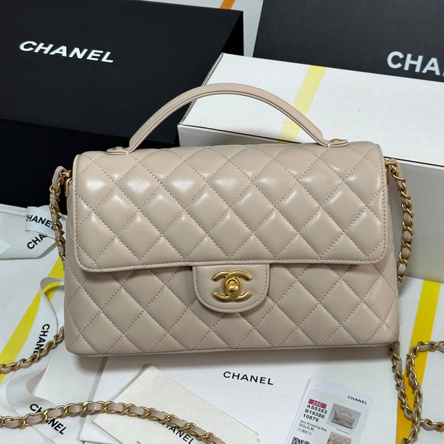 FLAP BAG WITH HANDLE 25 IN BEIGE LAMBSKIN GOLD PLATED METAL