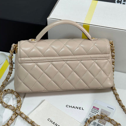 FLAP BAG WITH HANDLE 22 IN BEIGE LAMBSKIN GOLD PLATED METAL